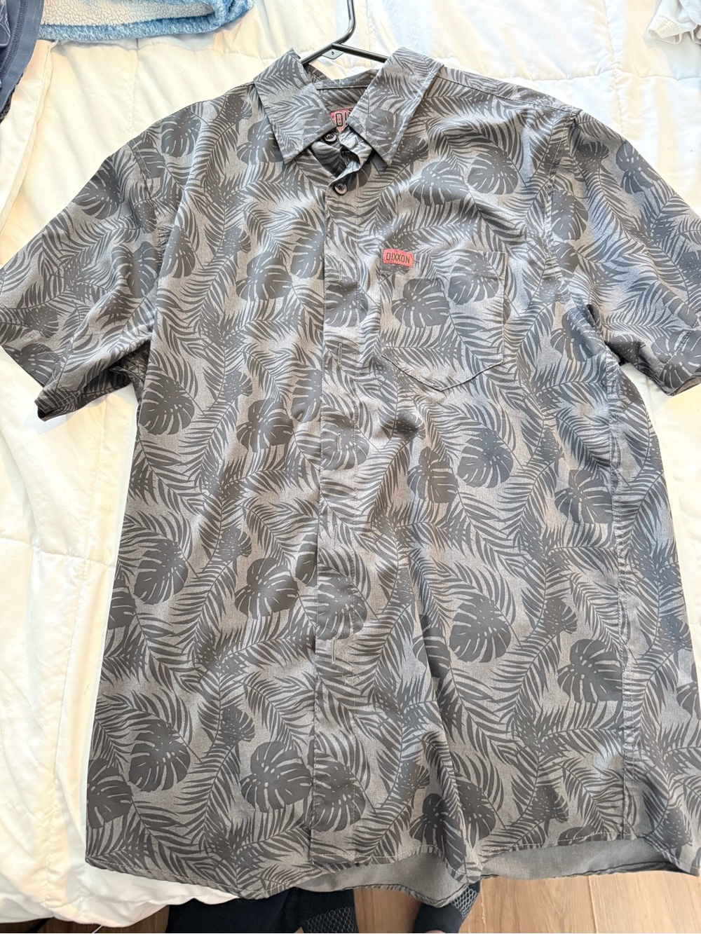 DIXXON Gray Tropical Print Short-Sleeve Button-Up Shirt
